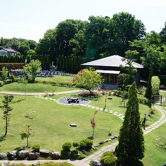 夏の霊園全景1